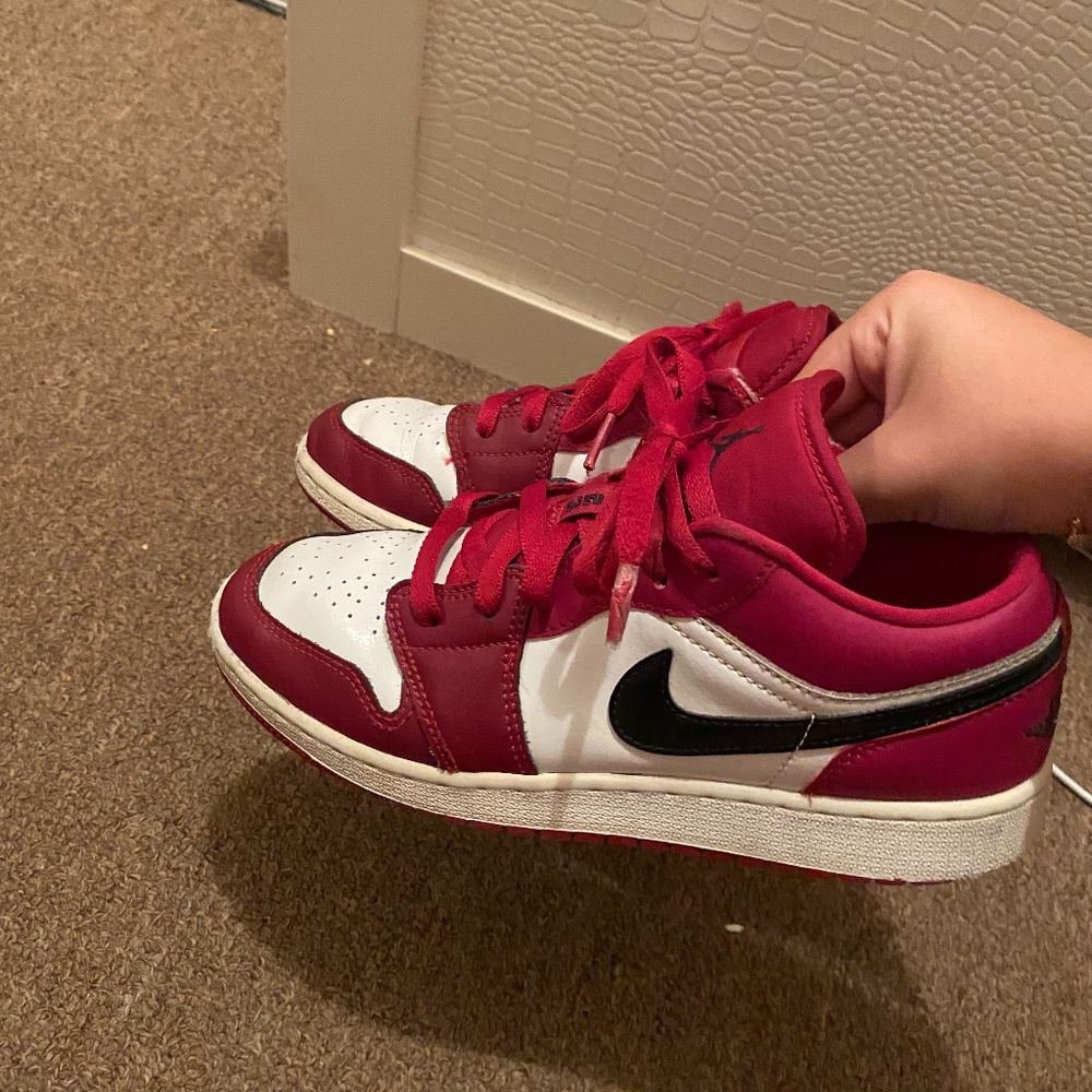 Jordan 1 low noble red